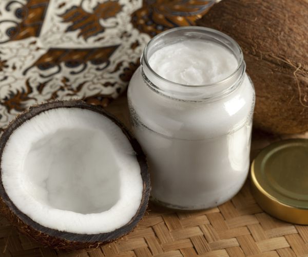 Experts Weigh Facts Behind Claim That Coconut Oil Is 'Pure Poison'