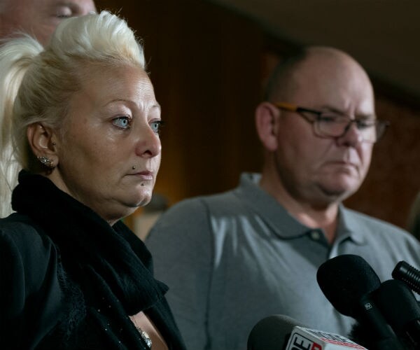 Parents of Crash Victim Urge Diplomat's Wife to Return to UK