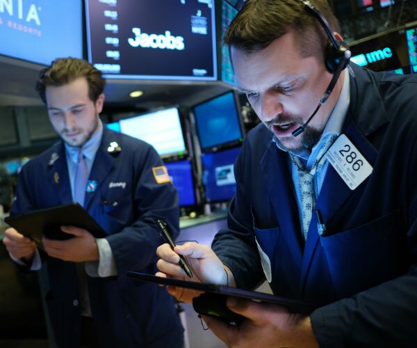 traders work on the floor of the nyse