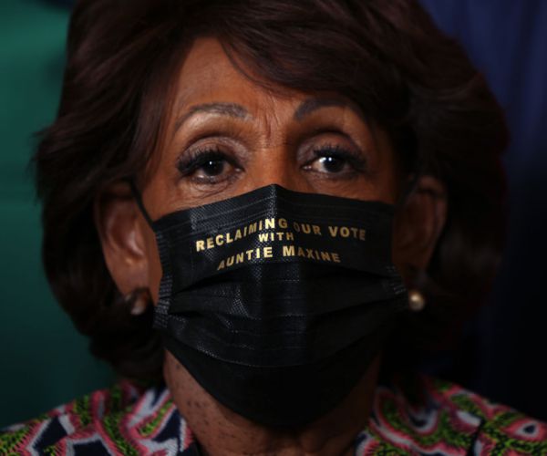 Maxine Waters Urges CDC to Extend Moratorium on Renters