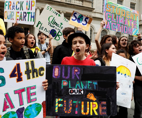 Students Around the World Walk Out of Class in Climate Change Protest
