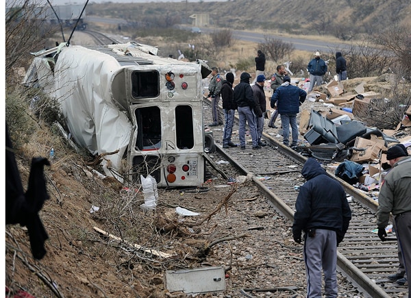 Texas Bus Crash Kills 8 Prison Inmates, 2 Corrections Officers