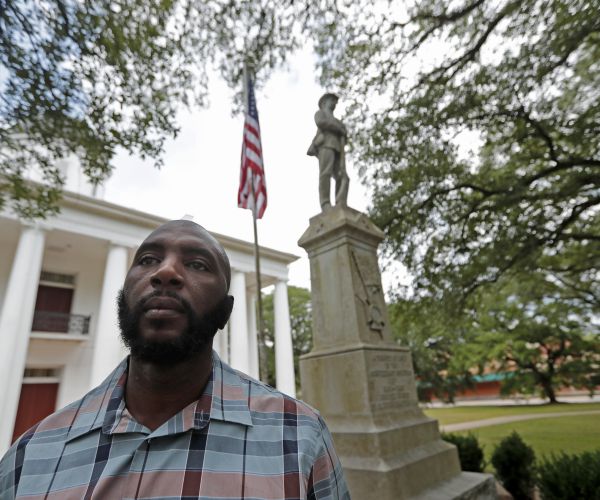 Judge Rejects Motion to Move Case over Confederate Statue