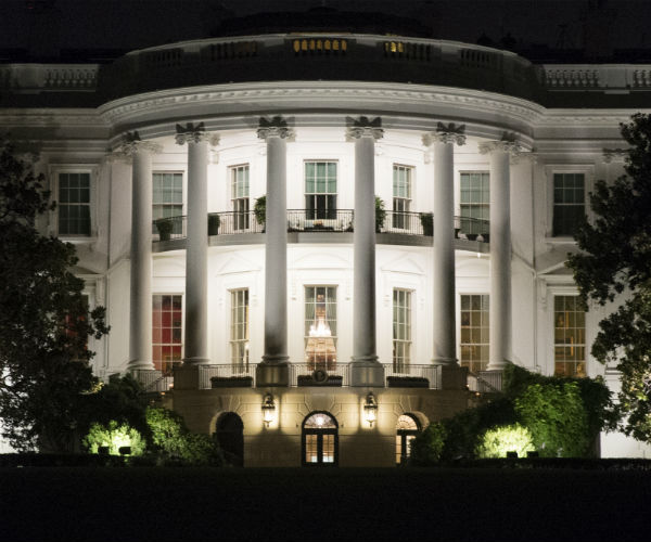 nightime at the white house