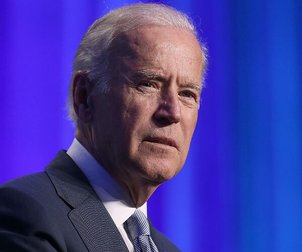 HuffPost: Biden Fears Clinton 'Not Credible' on Income Inequality