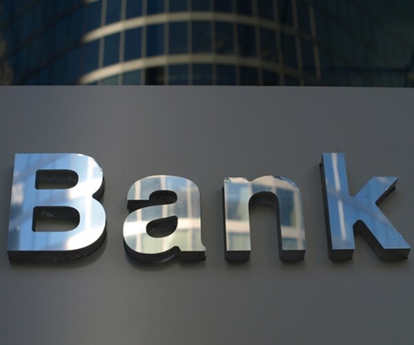 Americans Prefer Bank Branches Over Mobile Apps for Opening Accounts