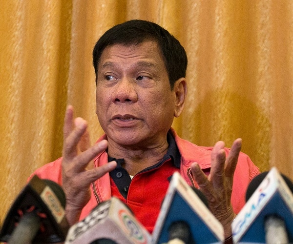 Philippine President Duterte Will Turn to Russia for Guns After US Halts Sales