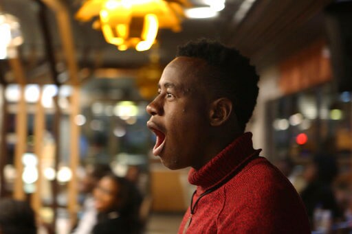 Zimbabwe's Mugabe Faces Deadline to Resign, or Impeachment