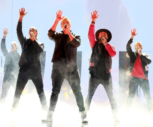 CMT Music Awards Winners List Twofer for Blake Shelton