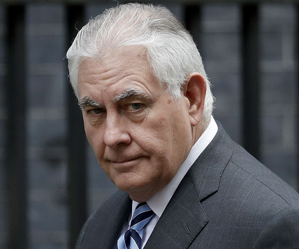 Tillerson Tours New London Embassy Derided by Trump