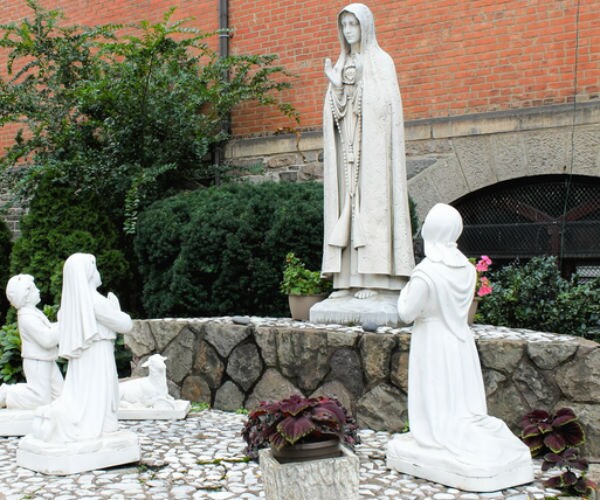 Study: US Religious Orders Overwhelmingly Back Women Deacons