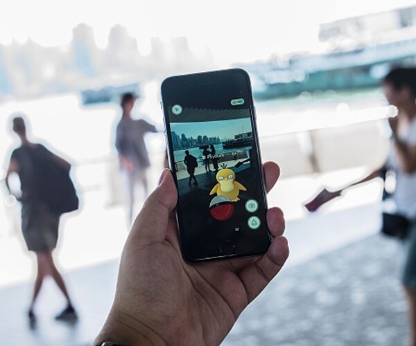 Nintendo Shares Dive as Company Plays Down Pokemon GO's Earnings Impact