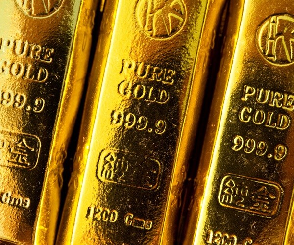 Gold Hits 6-Year High as Trade Fears Spark Flight to Safety