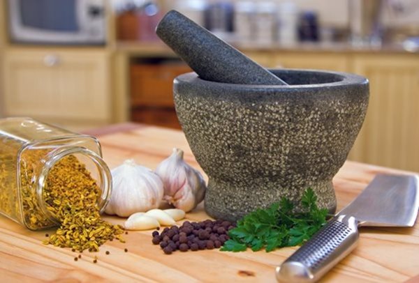 7 Herbs and Spices That Fight Cancer