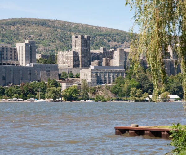 39 Percent of Top Liberal Arts Colleges Have No Republican Professors