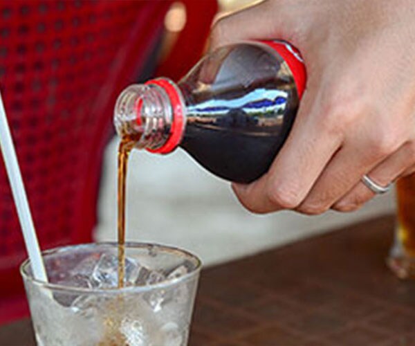 Report Reveals What A Single Diet Soda Drink Does