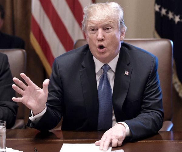 AP-NORC Poll: 85 Percent Agree Trump Self-Pardon Would Be Unacceptable