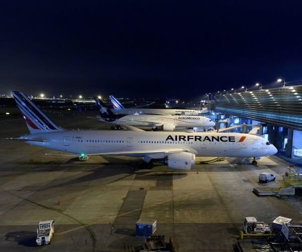 Workers at France's Charles De Gaulle Airport to Strike on Thursday 
