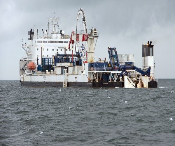 Facebook, Amazon Seek U.S. Approval to Operate Undersea Data Cable