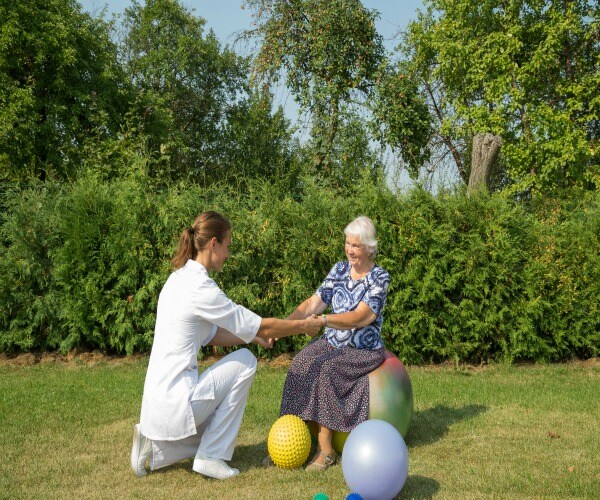 Exercise Improves Functioning in Dementia 