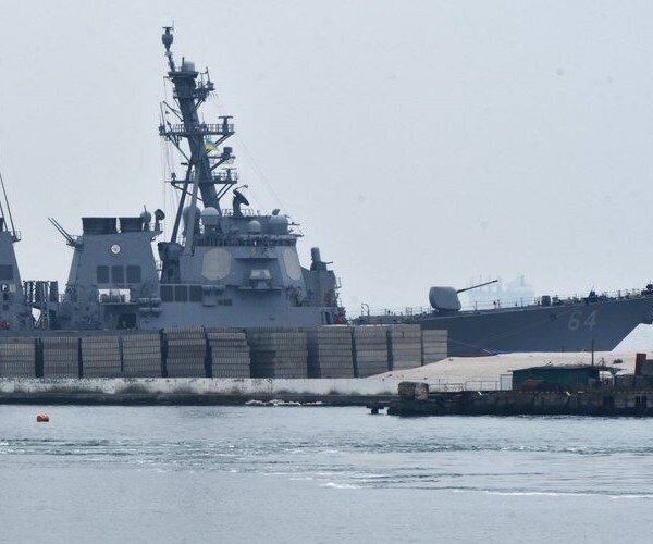 US Warship Intercepts 3 Missiles Heading out of Yemen