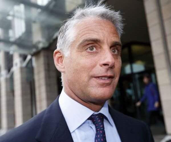 UniCredit CEO's Pay Draws Fresh Criticism From Investor Advisers