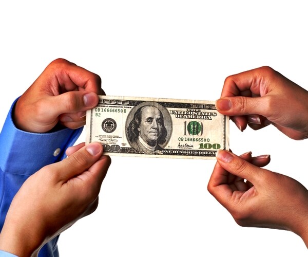 Investors Caught in a Global Tug of War