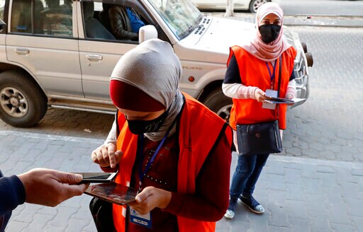 Poll: Fatah, Hamas Face Headwinds Ahead of Palestinian Vote