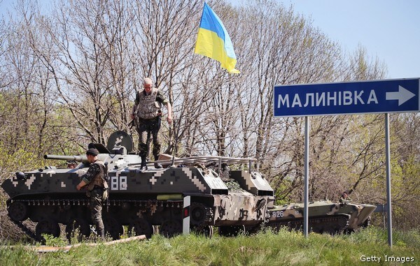 Ukraine Forces Kill up to Five Rebels, Russia Starts Drill Near Border