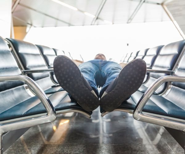 US Wants Airlines to Do More for Stranded Passengers