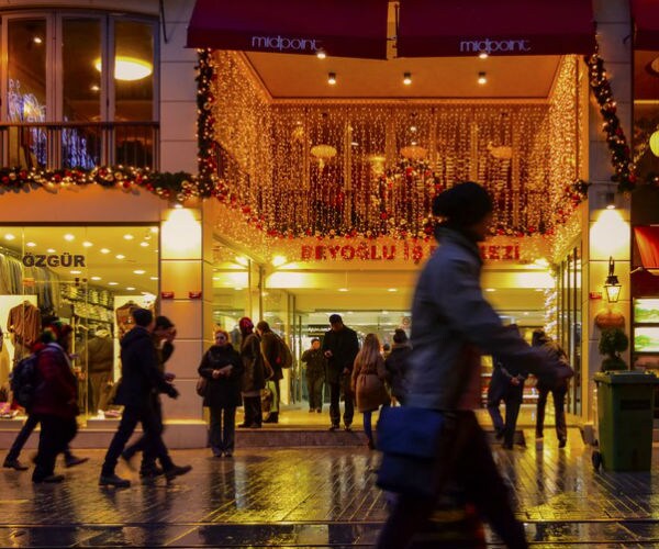 30.43b Spent on Drunk Shopping