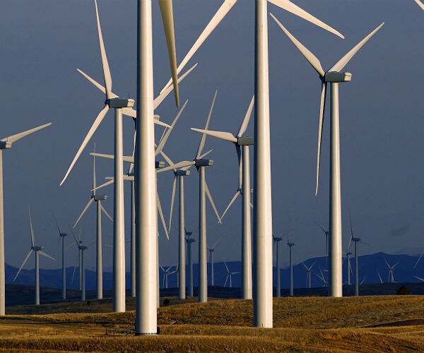 Navy: Interference From Wind Farms Dangerous to Military Aircraft