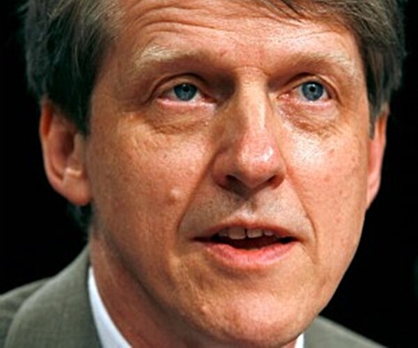 Yale's Shiller: Recession Looms as Virus Markets Panic Just Starting