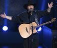 Friends in High Places: Garth Brooks to Play at Inaugural