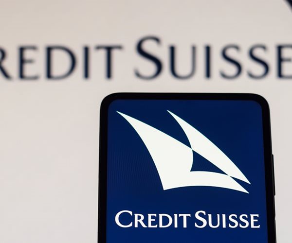 Credit Suisse Shares Plummet as Investor Balks