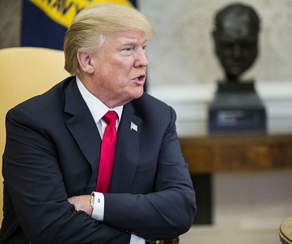 Report: Legal Fund Developing to Help Trump Aides in Russia Probe 