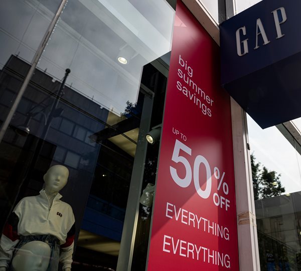 Gap Cuts 500 Jobs Amid Shrinking Margins