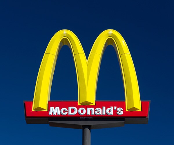 450 McDonald's Burgers Ordered for Wedding Guests in Australia 