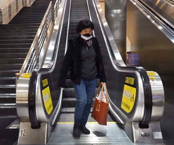a train passenger at chicagos union station