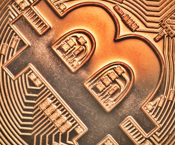 JPMorgan Strategists See 'Modest' Headwind for Bitcoin Price