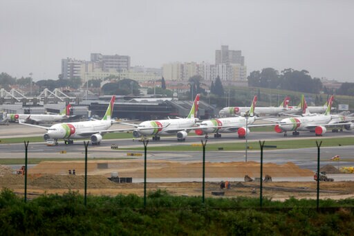 Heavy Job Cuts in $4.1 Bln Rescue Plan for Portugal Airline