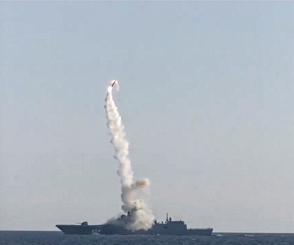 A new Zircon hypersonic cruise missile is launched from the White Sea.