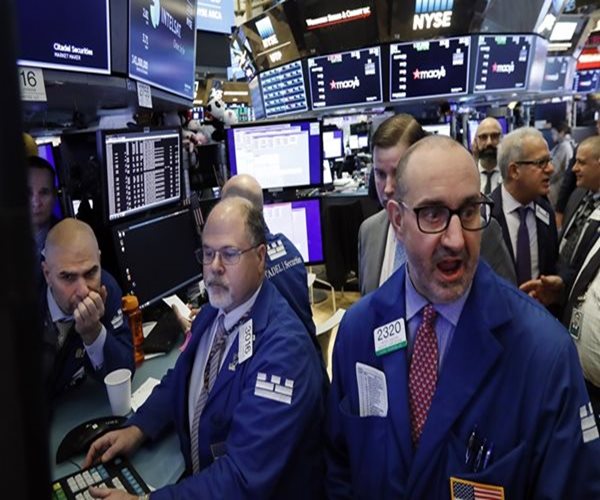 Stocks Rise on Wall Street Ahead of Christmas Holiday