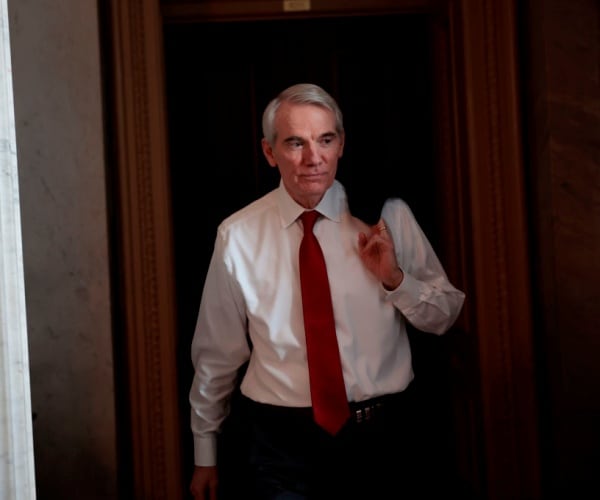 Retiring Sen. Portman Calls for Heavy Artillery in Ukraine After Trip