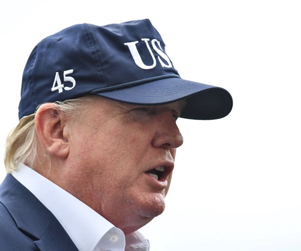 Trump Warns China Not to Delay Trade Talks