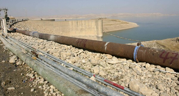 Islamic State Targets Iraq's Two Biggest Dams