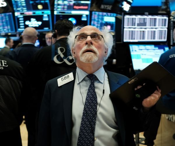 Wall St Ends Little Changed in Shortened Session