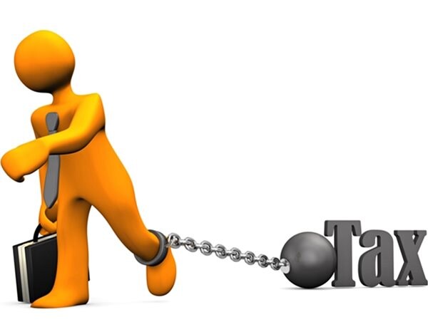 Banks Give Cash-Strapped Clients Ways to Game Trump Tax Plan 