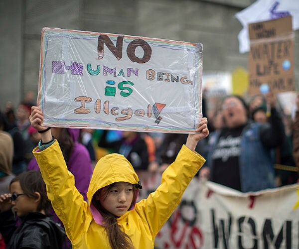 Poll: 63 Percent Believe Illegal Immigrants Should Remain in US