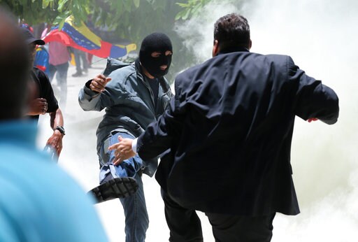 Govt Supporters Storm Venezuela Congress, Injuring Lawmakers